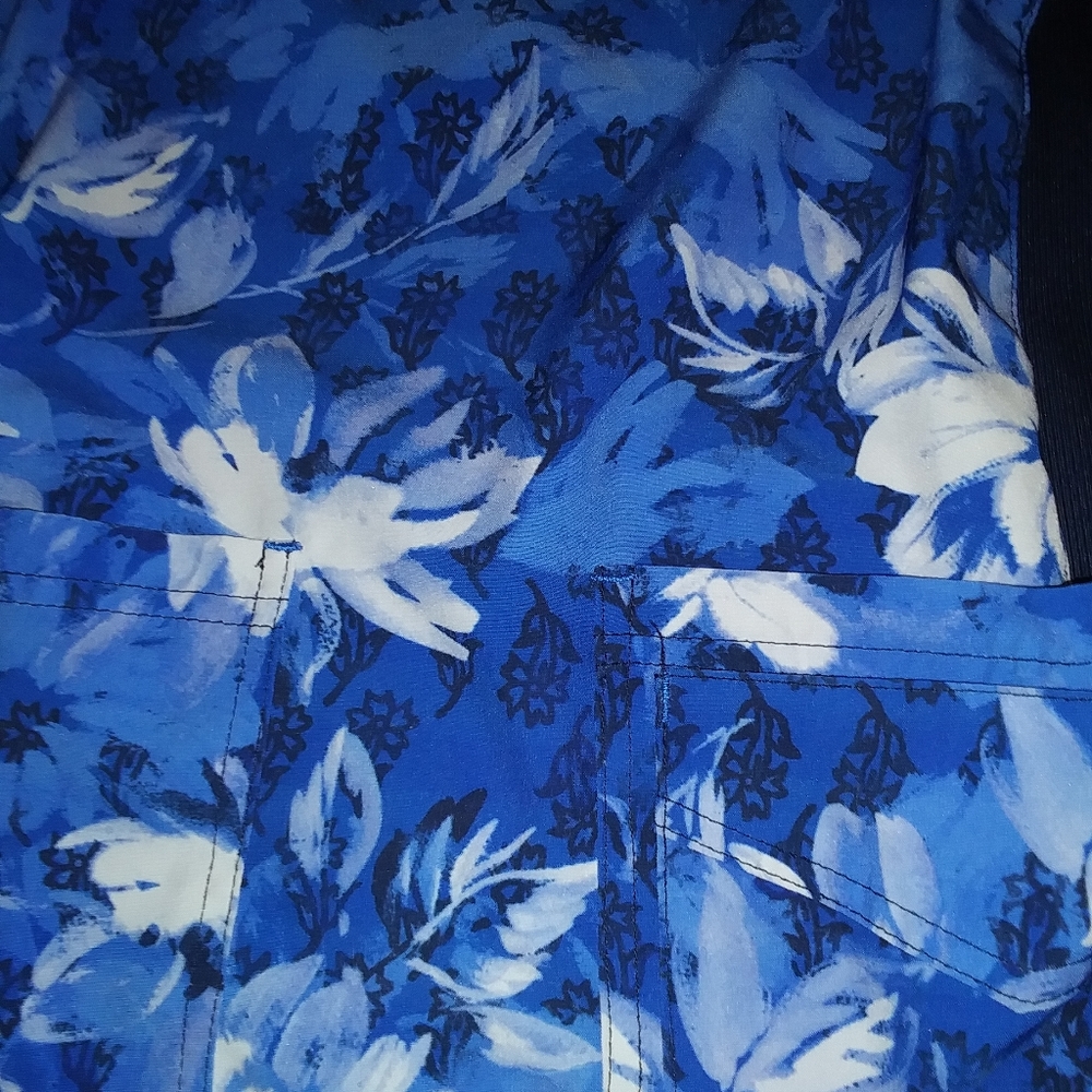 Xtra Small Scrub Set - Picture 3 of 5